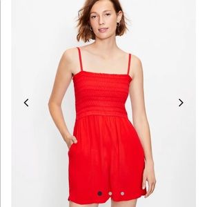 🦩4/$20 Loft Red Smocked Romper Small S